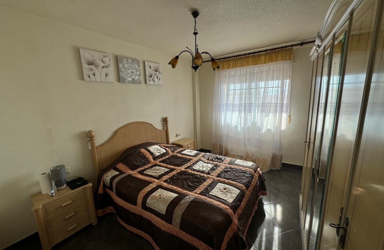 Herverkoop - Appartement -
Torrevieja - Playa del Cura