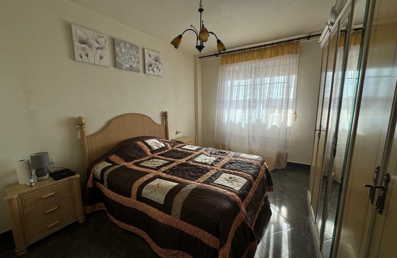 Herverkoop - Appartement -
Torrevieja - Playa del Cura