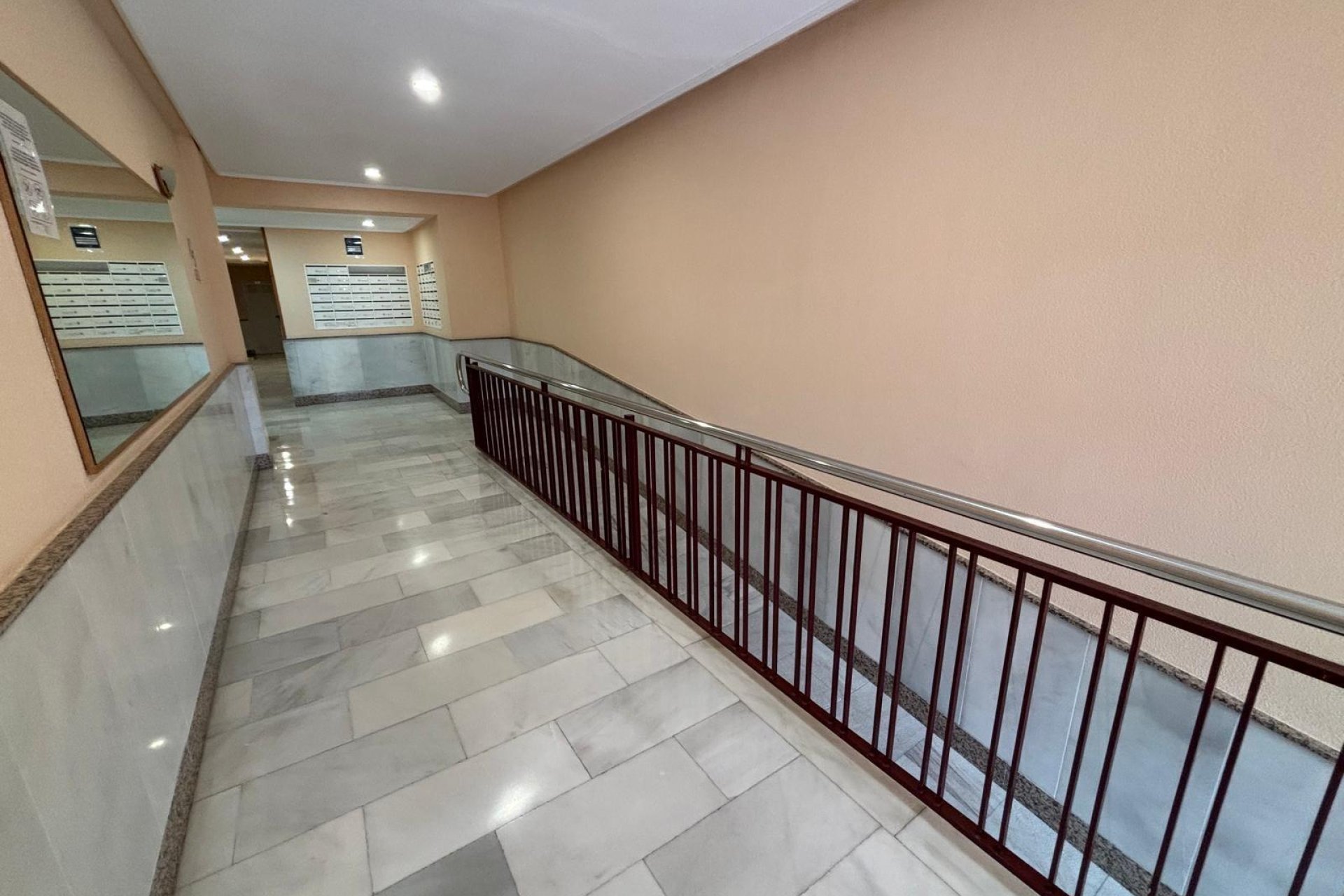 Herverkoop - Appartement -
Torrevieja - Playa del Cura