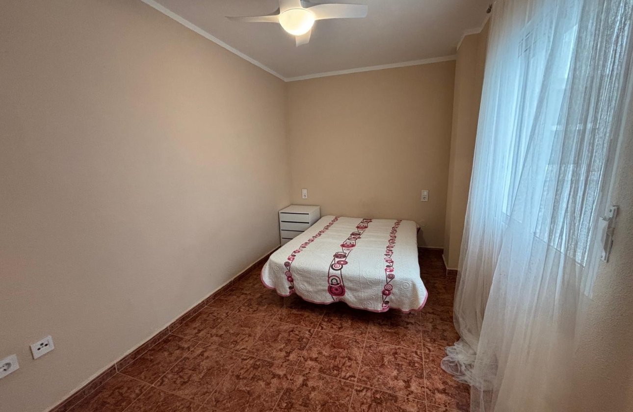 Herverkoop - Appartement -
Torrevieja - Playa del Cura