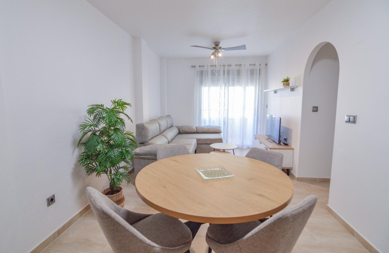 Herverkoop - Appartement -
Torrevieja - Playa del Cura
