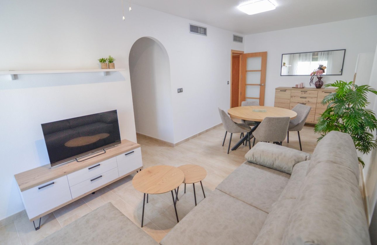 Herverkoop - Appartement -
Torrevieja - Playa del Cura