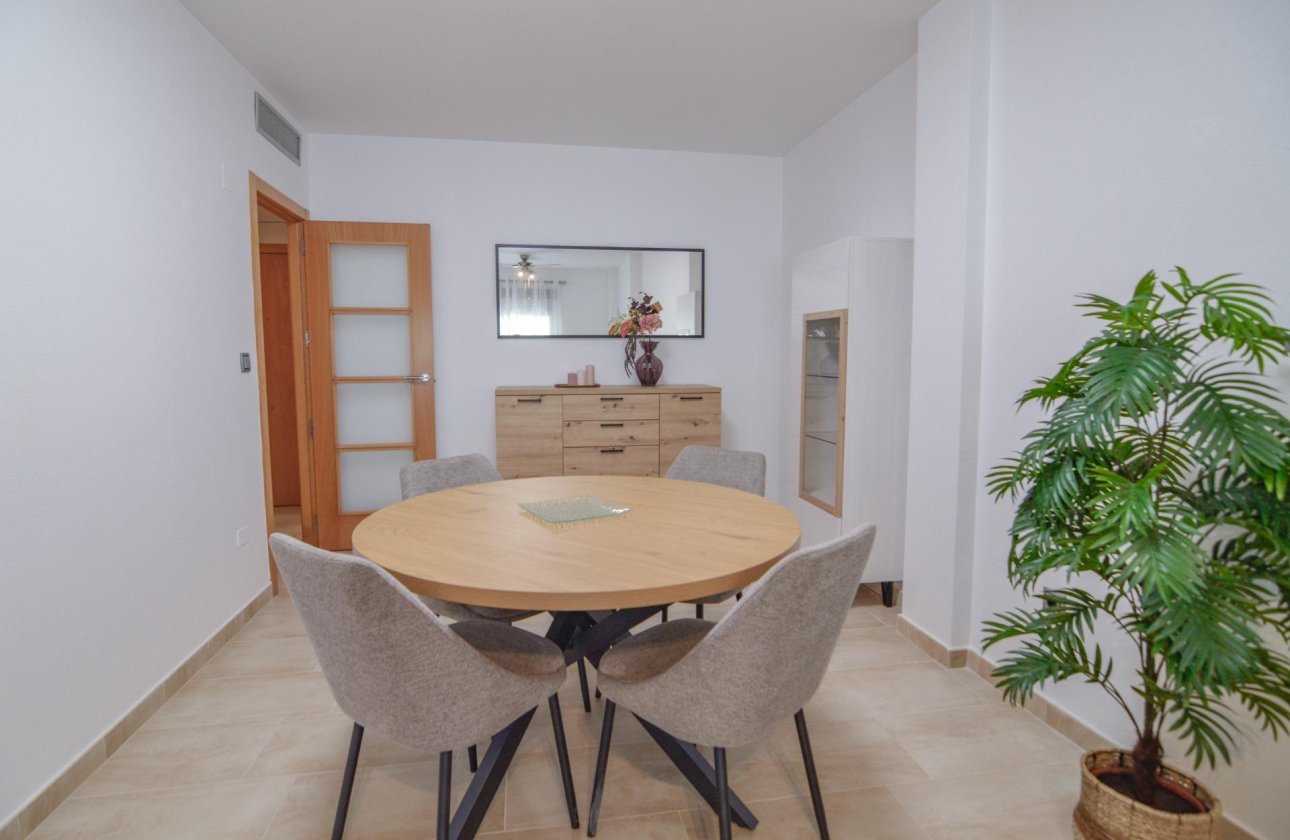 Herverkoop - Appartement -
Torrevieja - Playa del Cura
