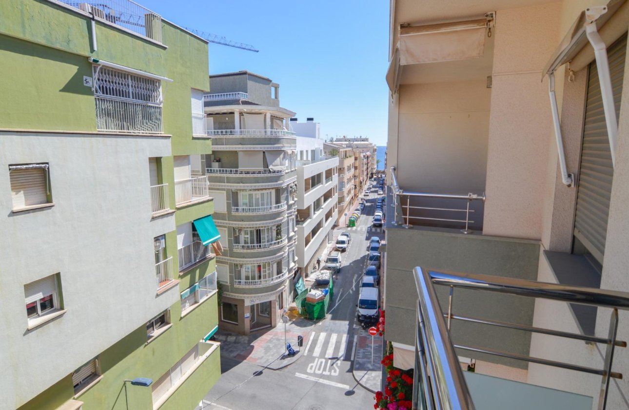 Herverkoop - Appartement -
Torrevieja - Playa del Cura
