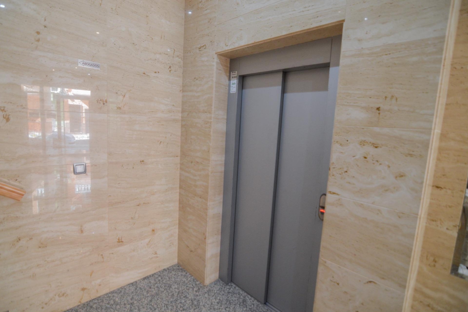 Herverkoop - Appartement -
Torrevieja - Playa del Cura