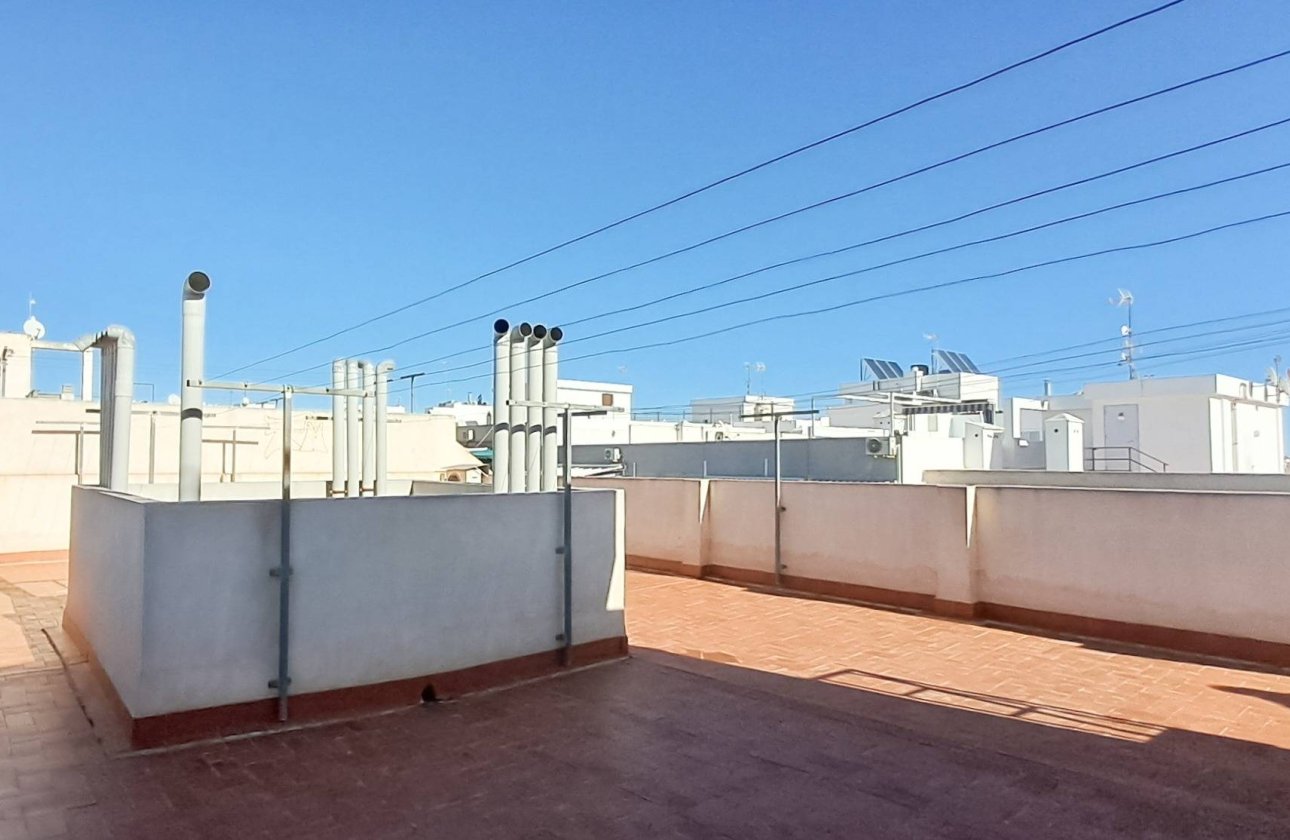 Herverkoop - Appartement -
Torrevieja - Playa del Cura