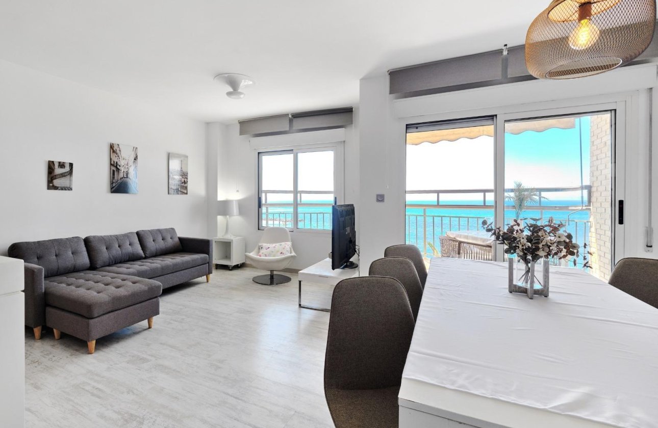 Herverkoop - Appartement -
Torrevieja - Playa del Cura