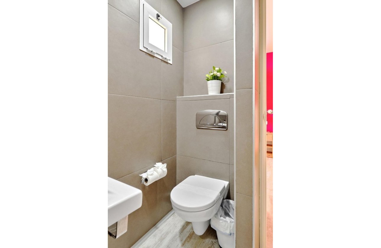 Herverkoop - Appartement -
Torrevieja - Playa del Cura