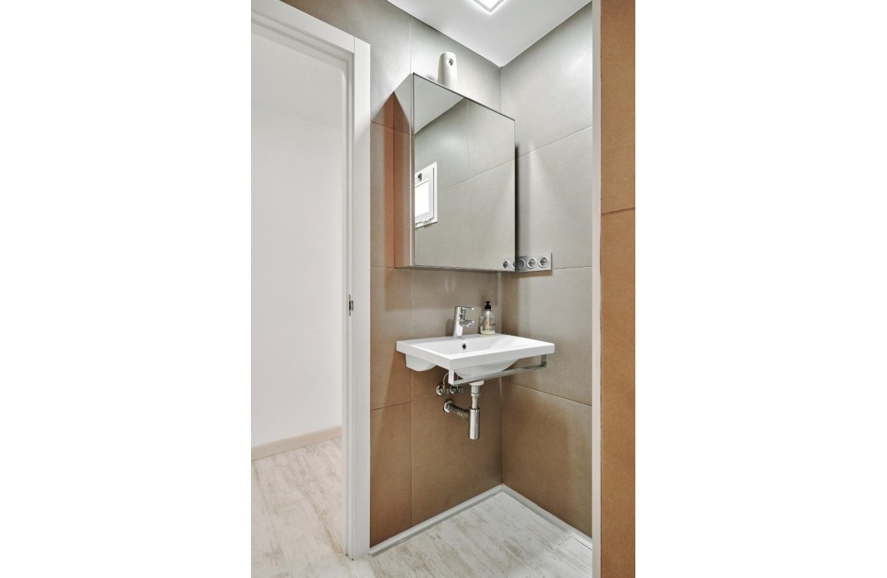 Herverkoop - Appartement -
Torrevieja - Playa del Cura