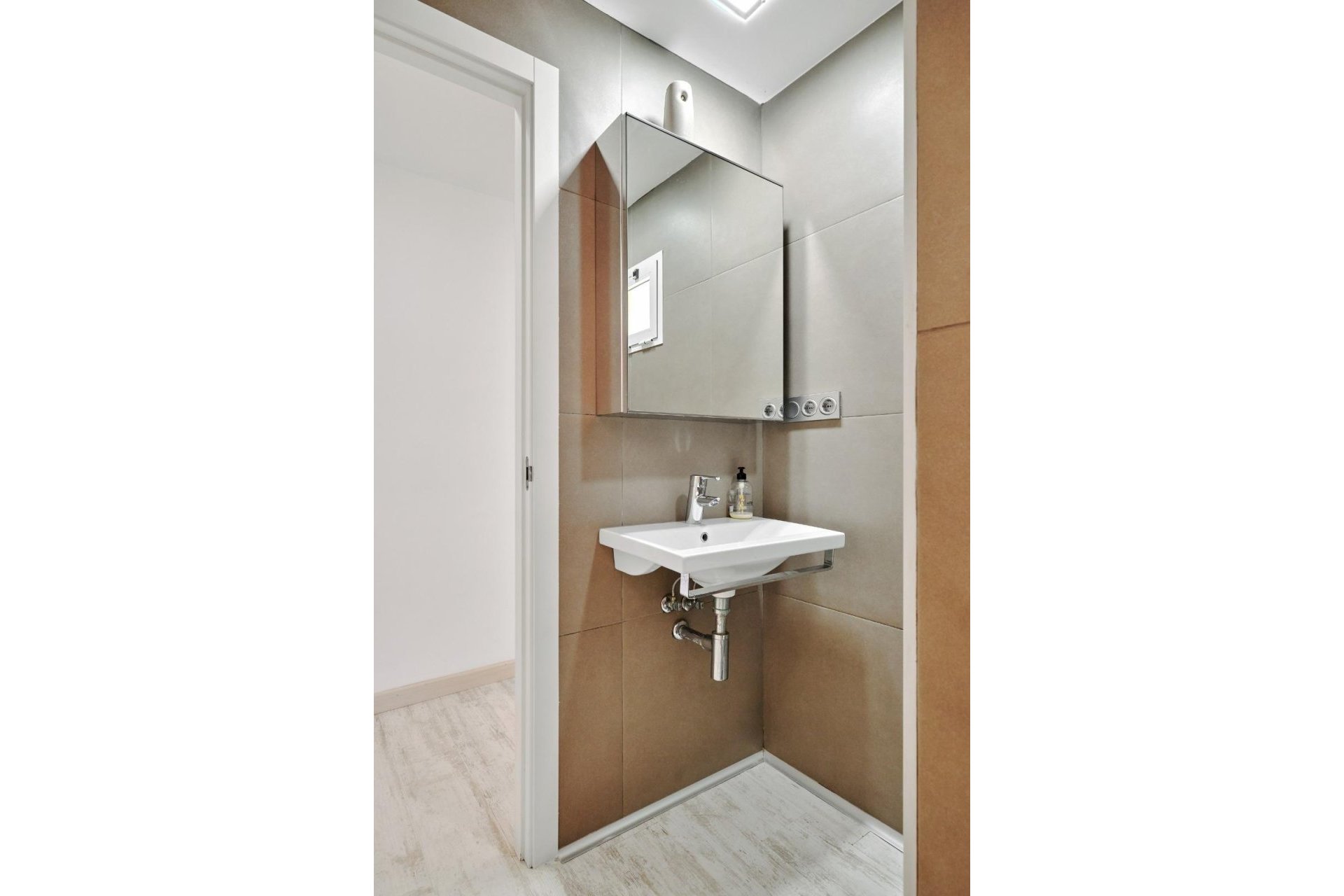 Herverkoop - Appartement -
Torrevieja - Playa del Cura