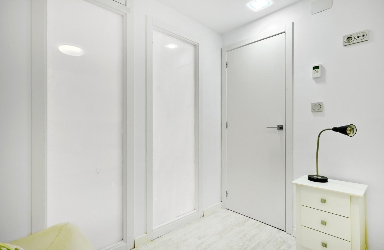 Herverkoop - Appartement -
Torrevieja - Playa del Cura