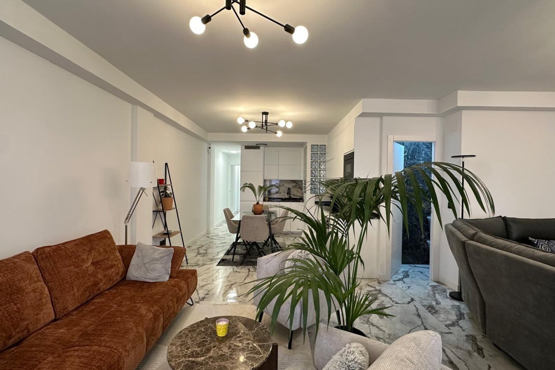 Herverkoop - Appartement -
Torrevieja - Playa del Cura