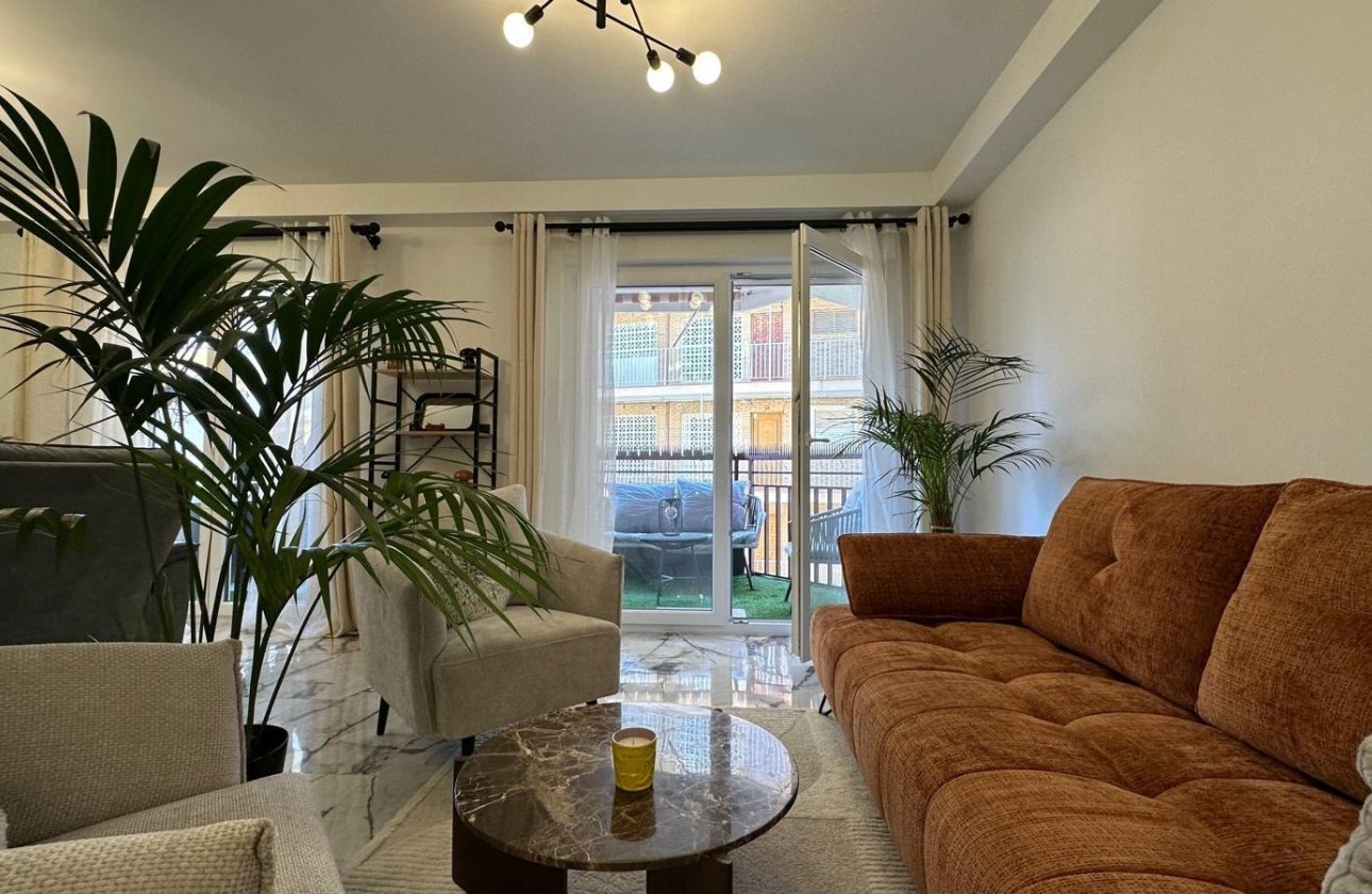 Herverkoop - Appartement -
Torrevieja - Playa del Cura