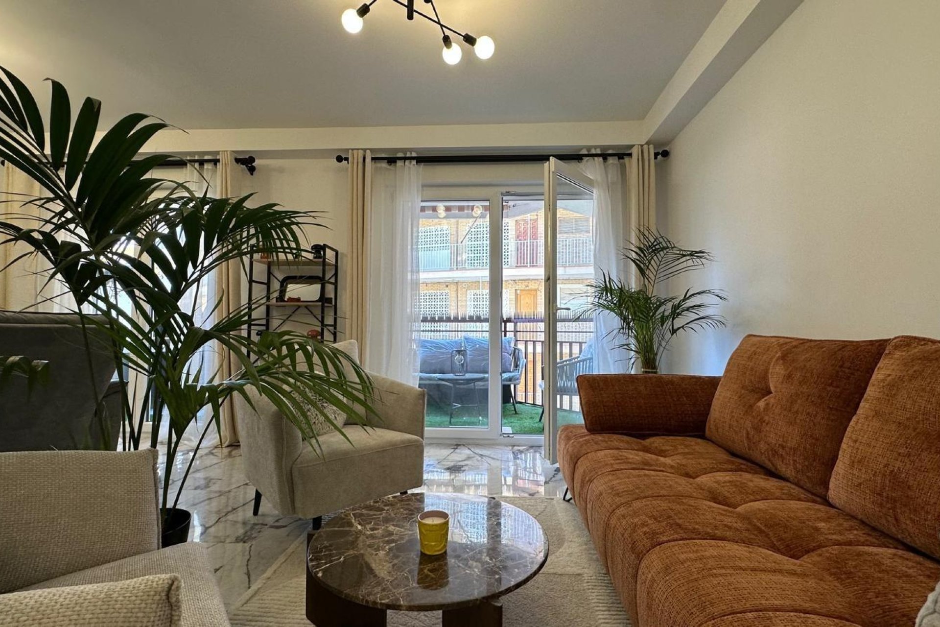 Herverkoop - Appartement -
Torrevieja - Playa del Cura