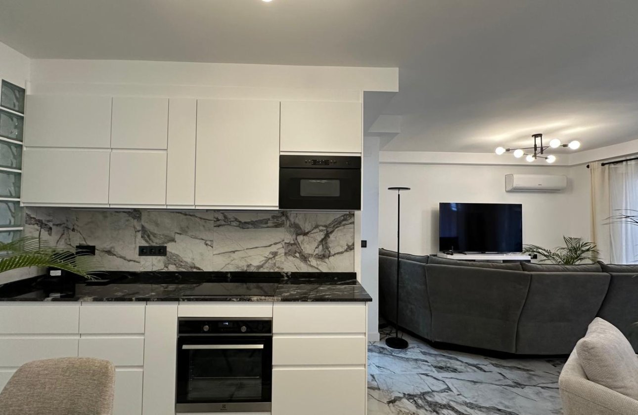 Herverkoop - Appartement -
Torrevieja - Playa del Cura