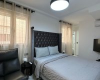 Herverkoop - Appartement -
Torrevieja - Playa del Cura