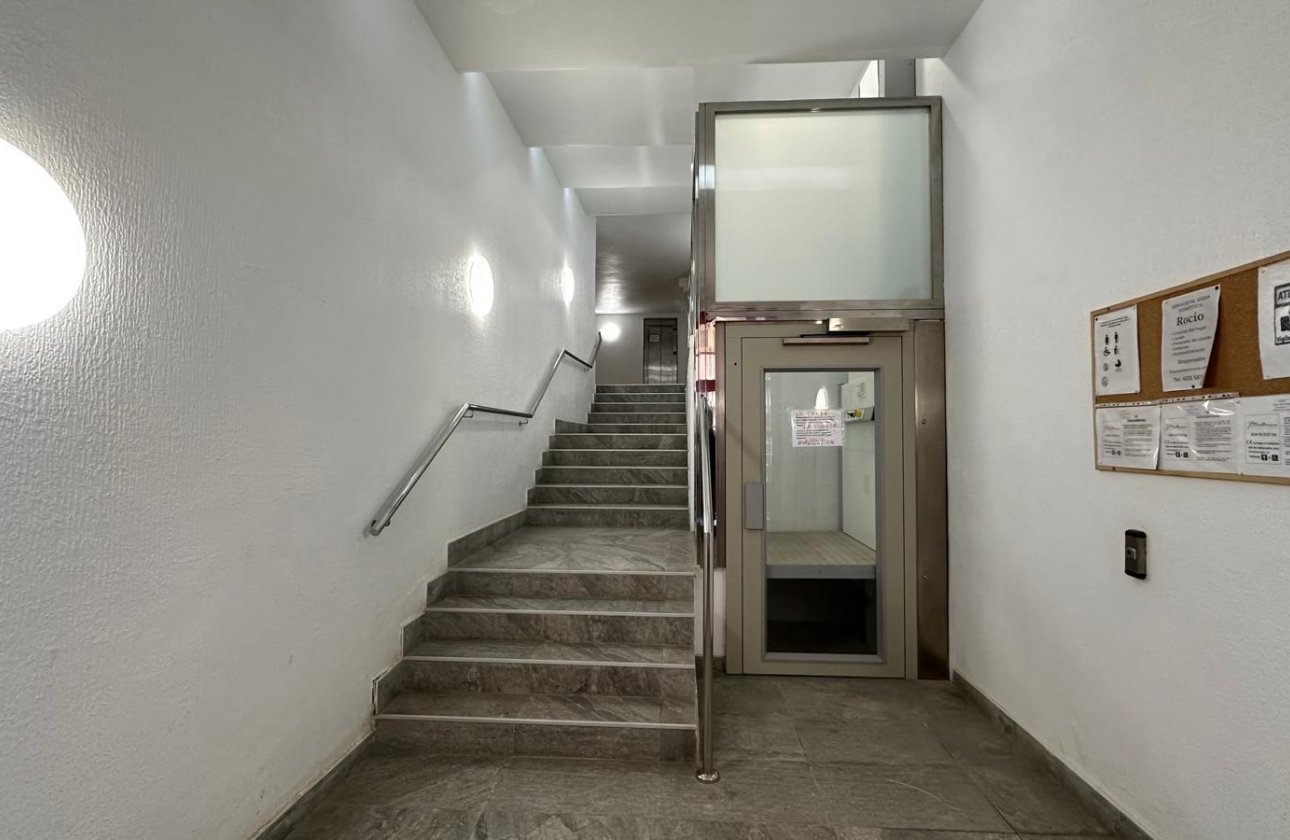 Herverkoop - Appartement -
Torrevieja - Playa del Cura