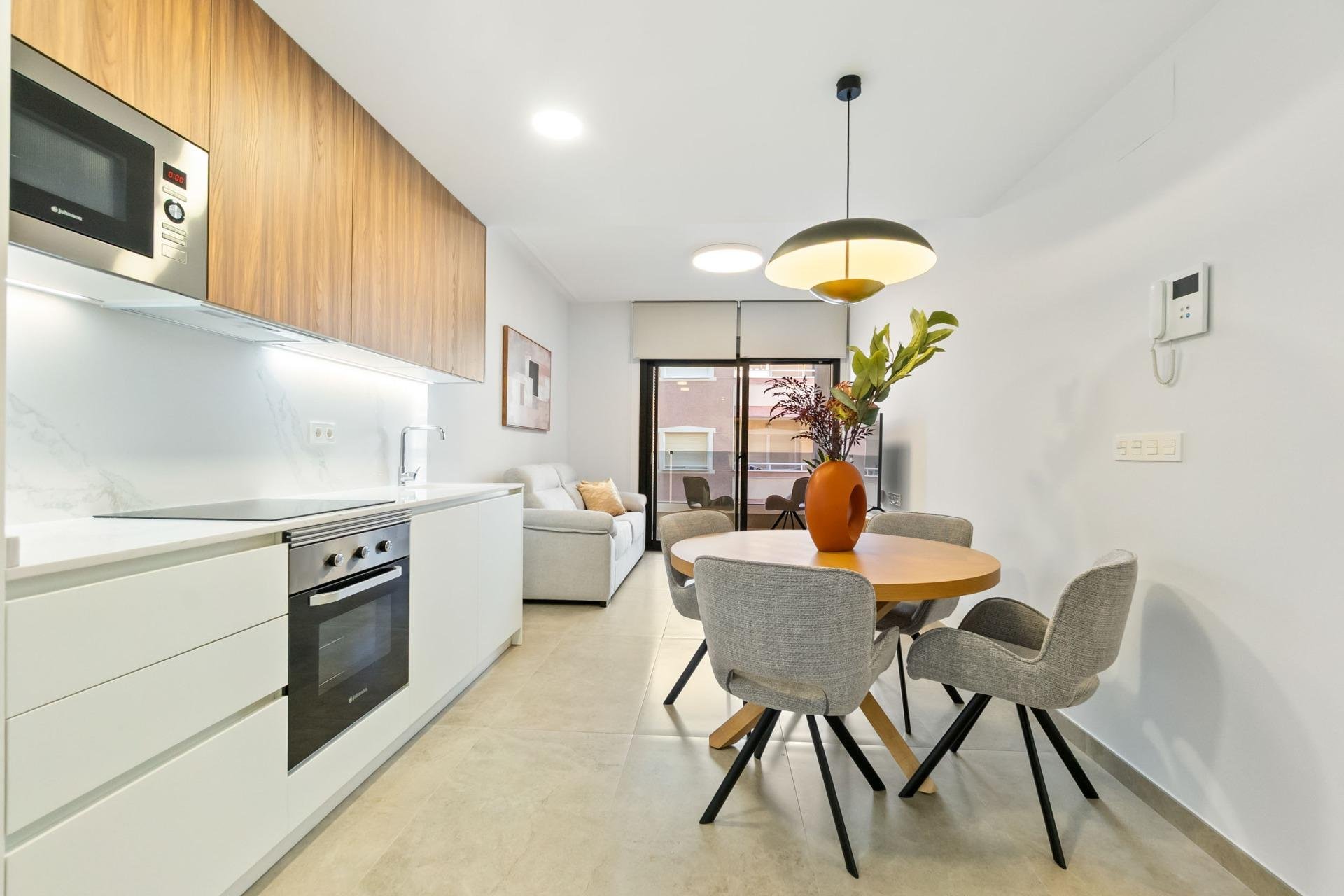 Herverkoop - Appartement -
Torrevieja - Playa del Cura