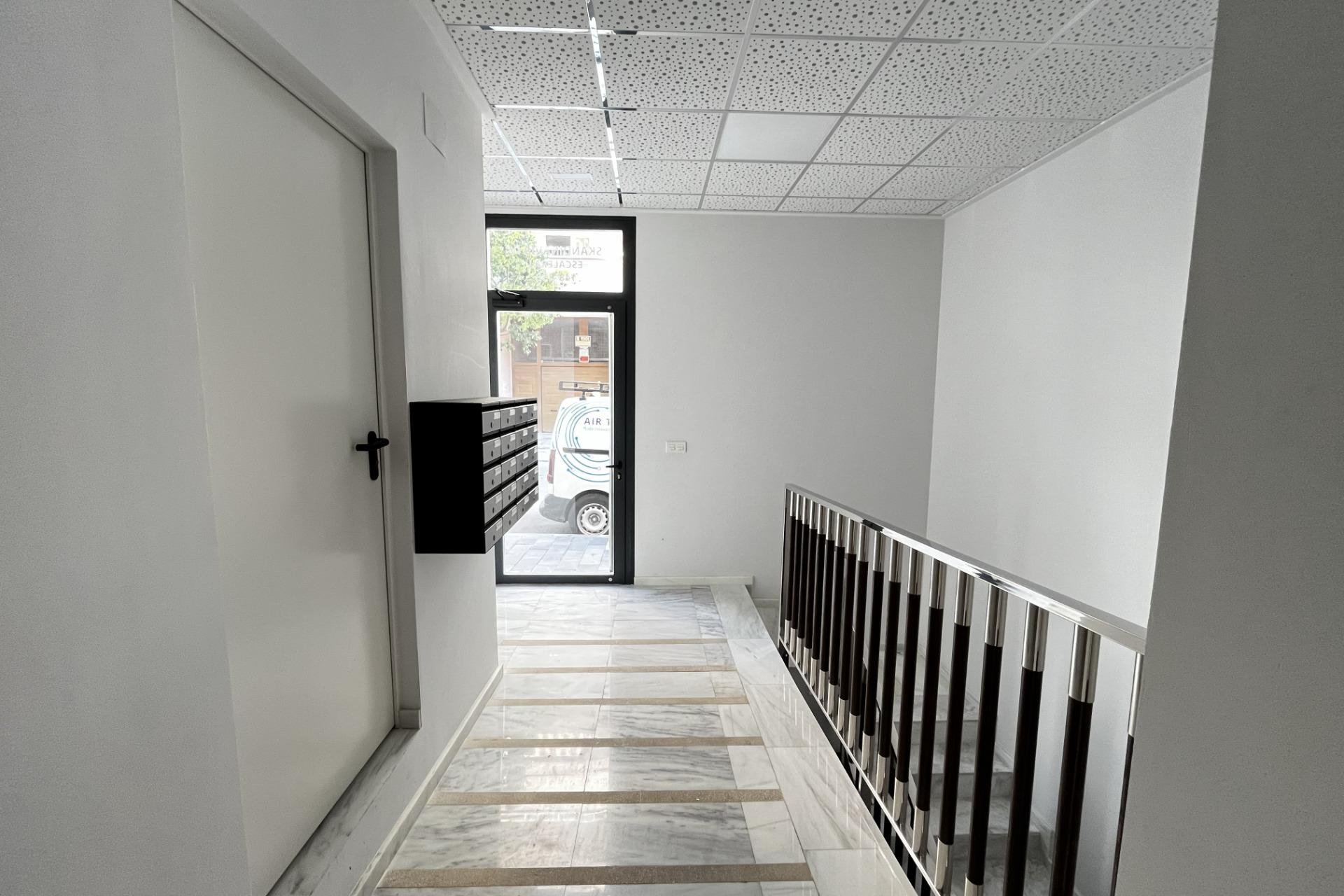 Herverkoop - Appartement -
Torrevieja - Playa del Cura