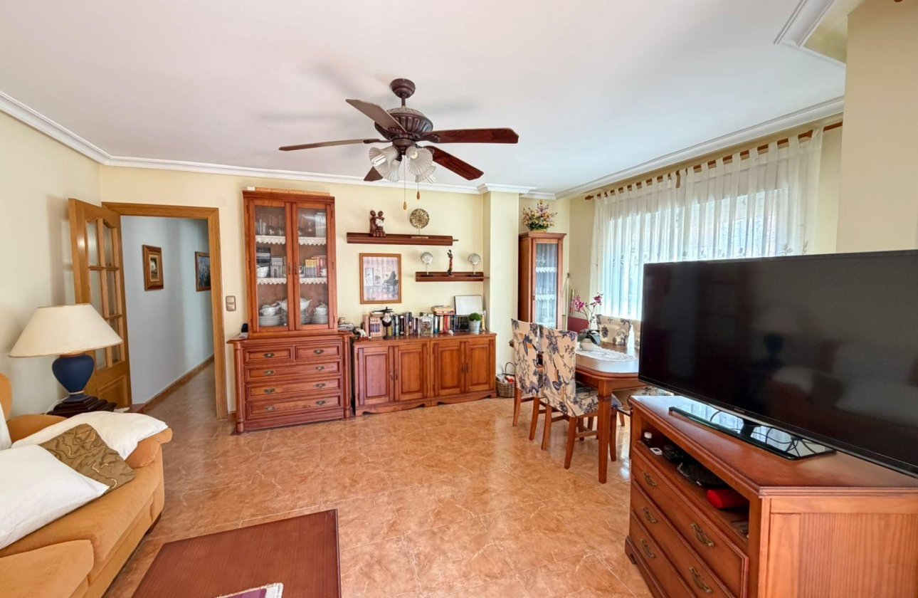 Herverkoop - Appartement -
Torrevieja - Playa del Cura