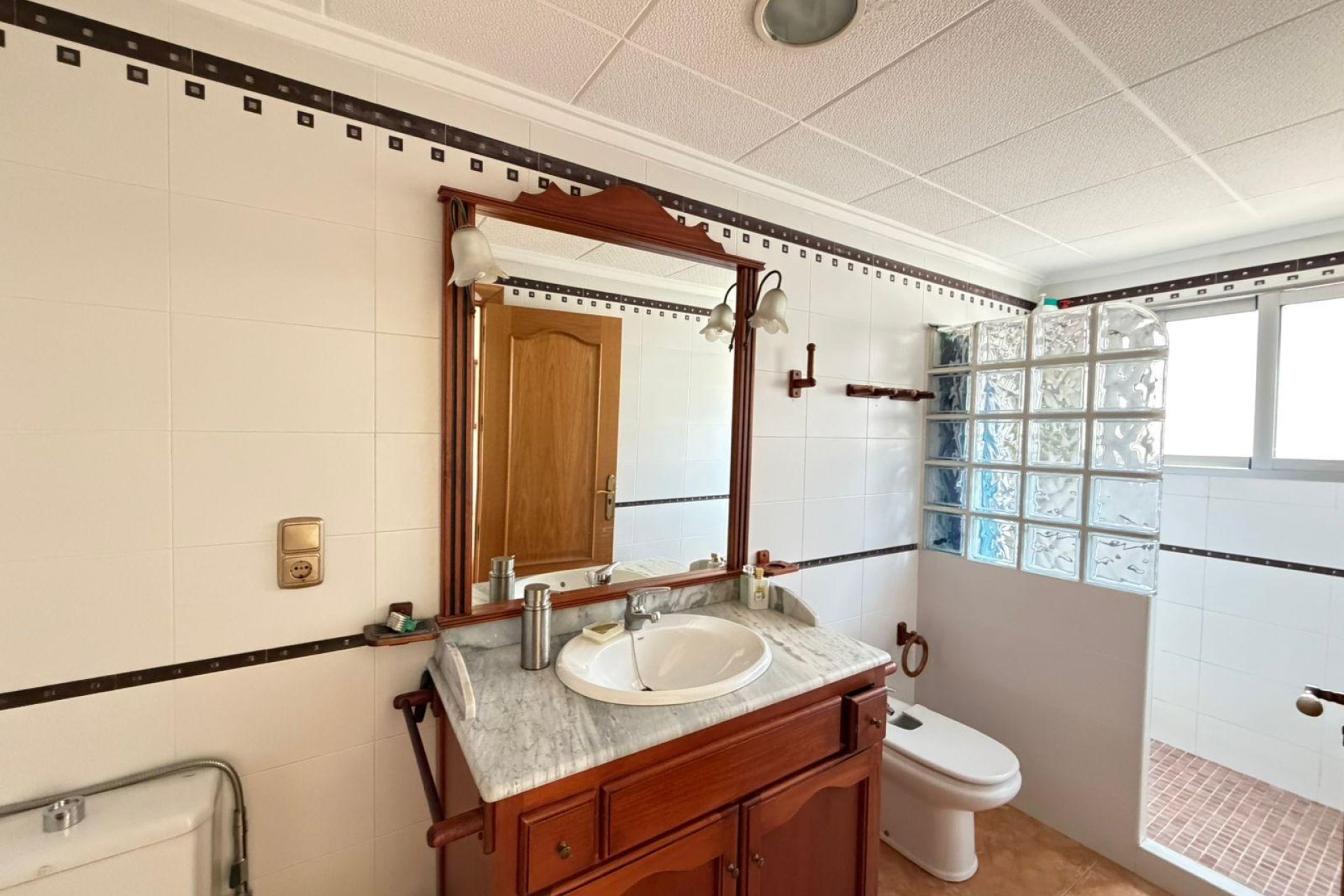 Herverkoop - Appartement -
Torrevieja - Playa del Cura