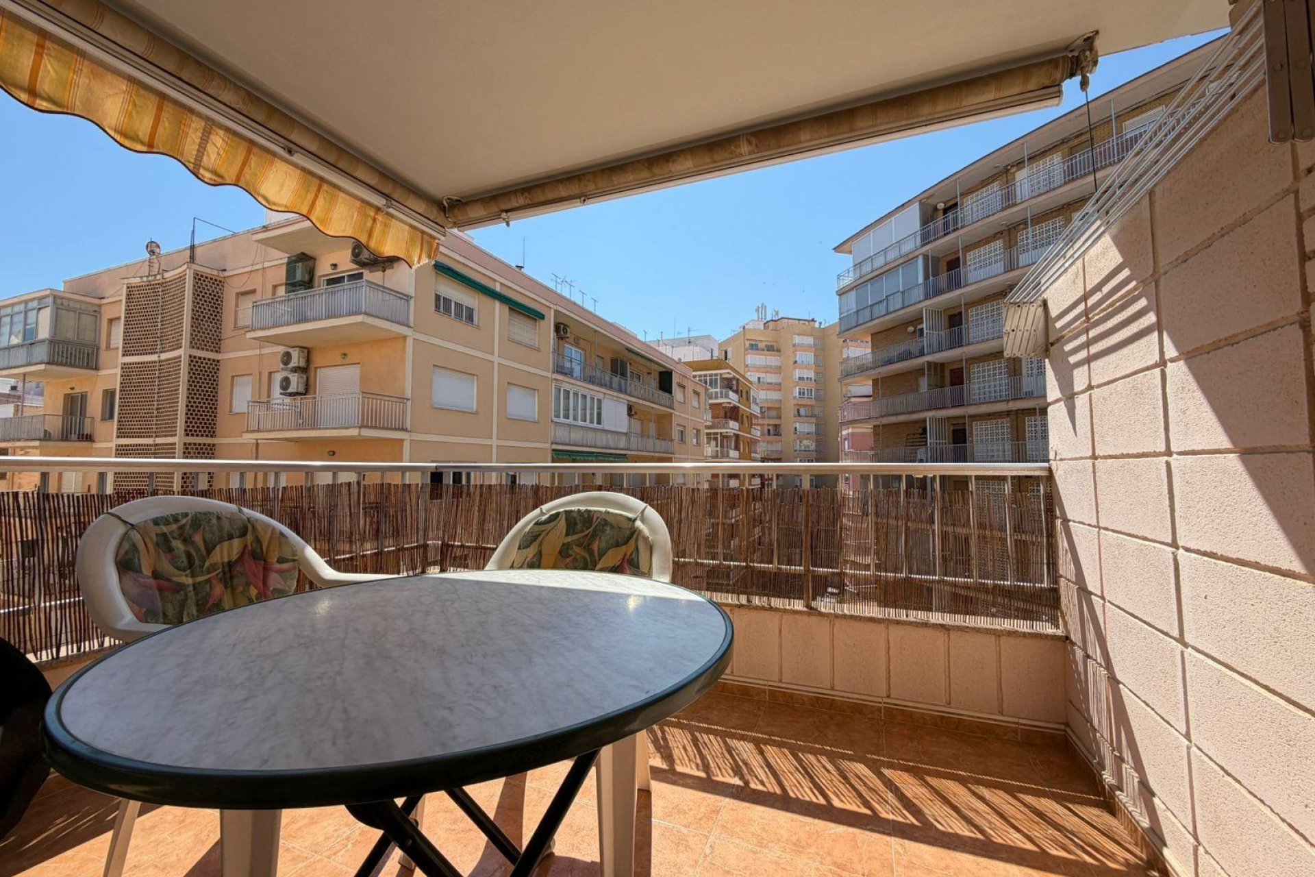 Herverkoop - Appartement -
Torrevieja - Playa del Cura