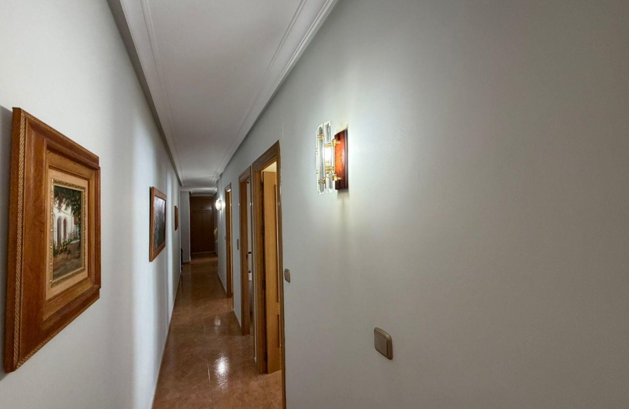 Herverkoop - Appartement -
Torrevieja - Playa del Cura