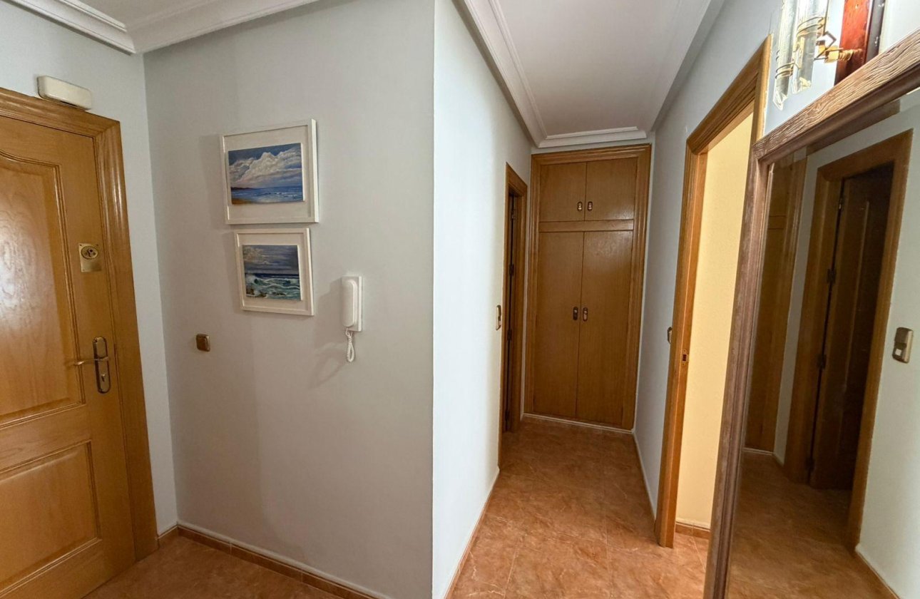 Herverkoop - Appartement -
Torrevieja - Playa del Cura