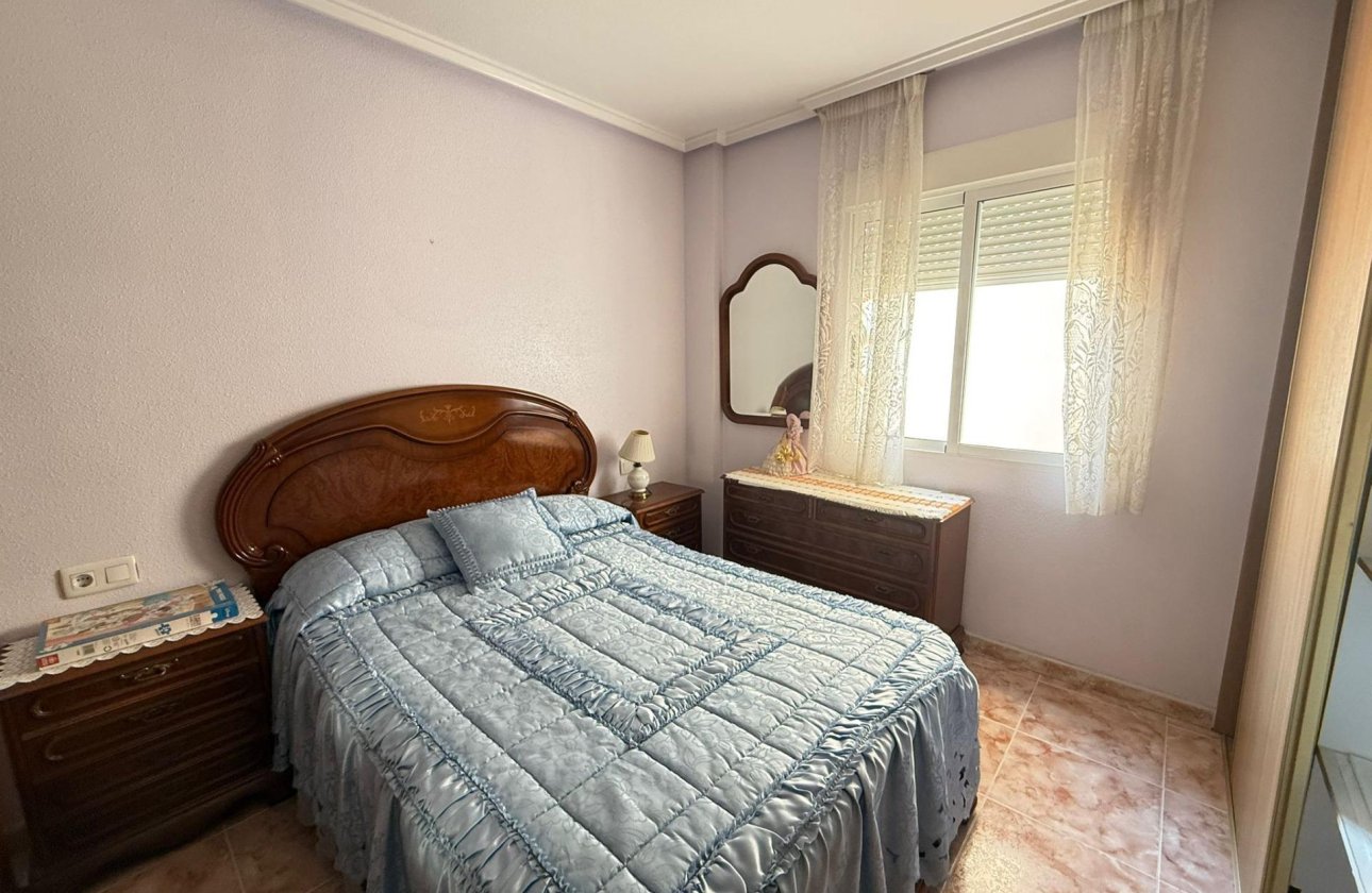 Herverkoop - Appartement -
Torrevieja - Playa del Cura