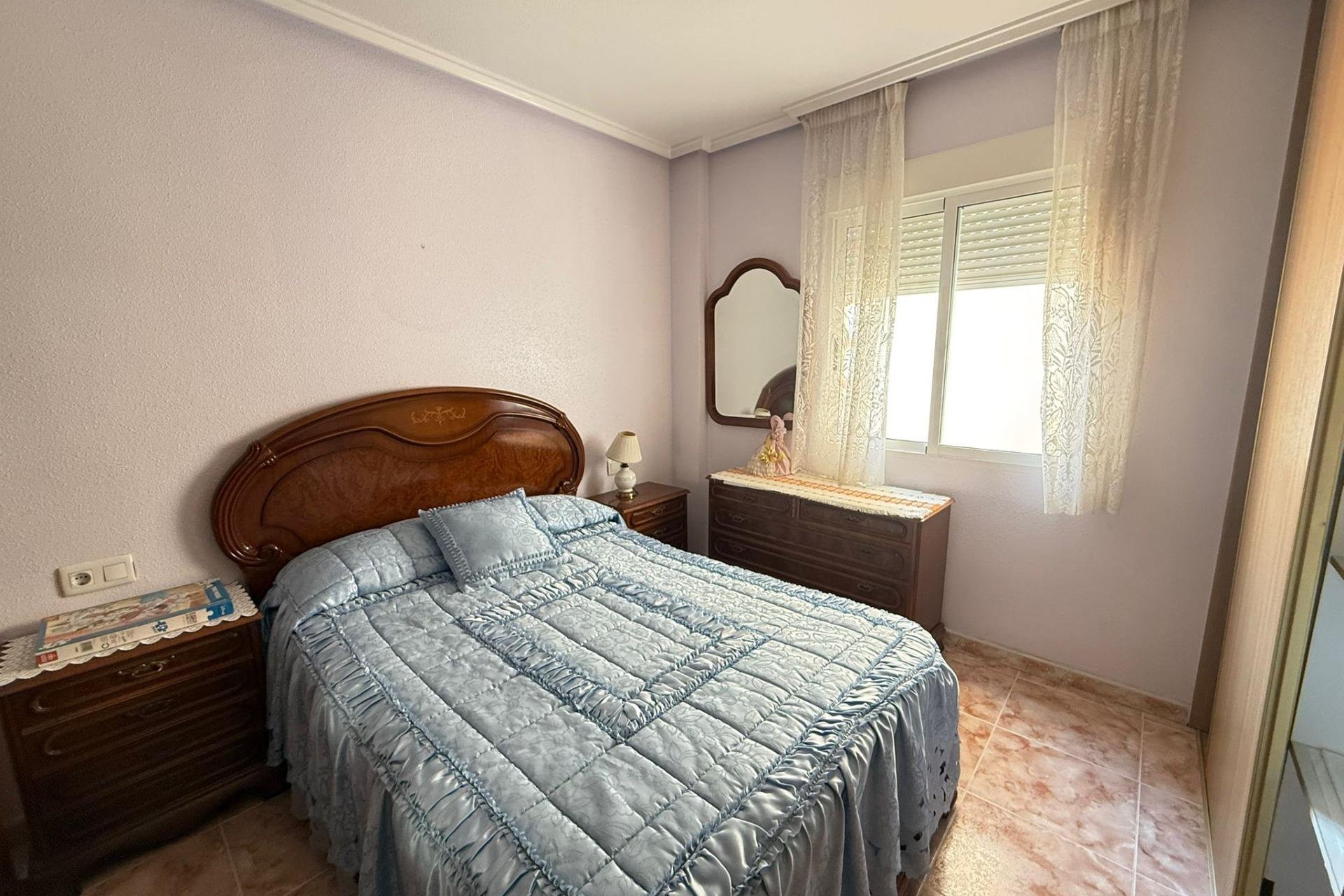 Herverkoop - Appartement -
Torrevieja - Playa del Cura