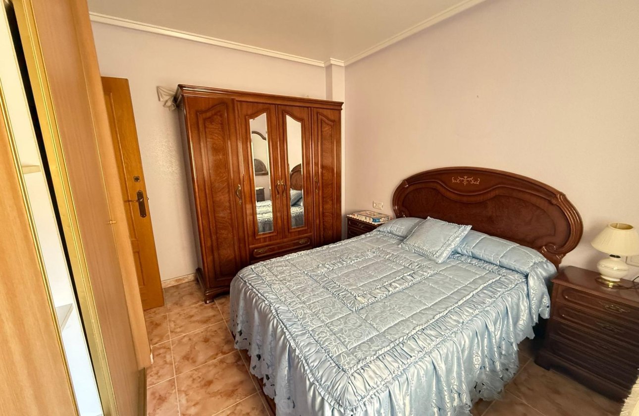 Herverkoop - Appartement -
Torrevieja - Playa del Cura