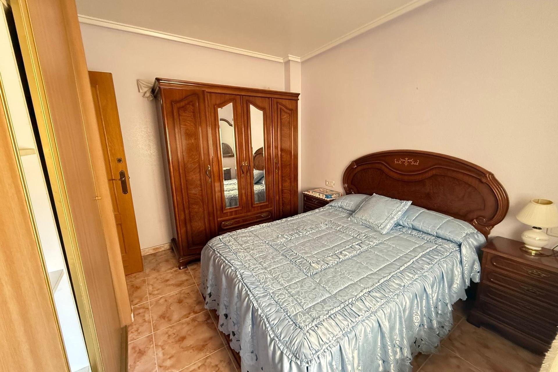 Herverkoop - Appartement -
Torrevieja - Playa del Cura