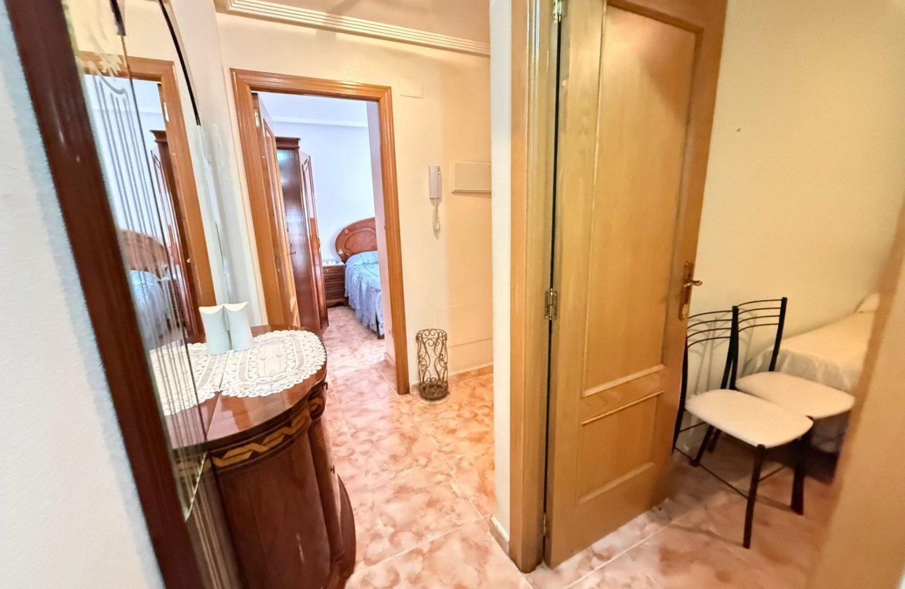 Herverkoop - Appartement -
Torrevieja - Playa del Cura