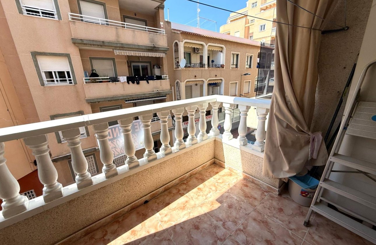 Herverkoop - Appartement -
Torrevieja - Playa del Cura