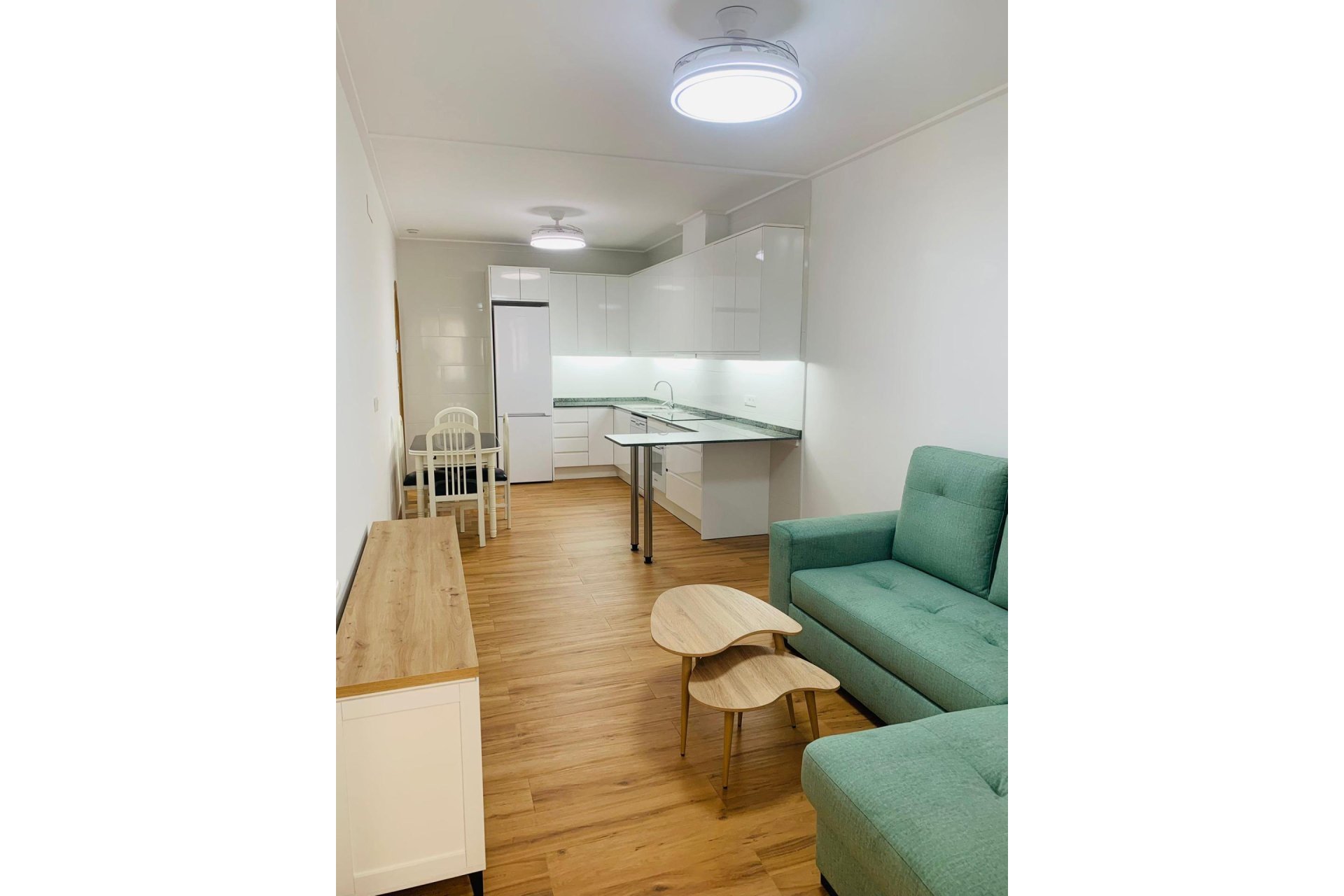 Herverkoop - Appartement -
Torrevieja - Playa del Cura