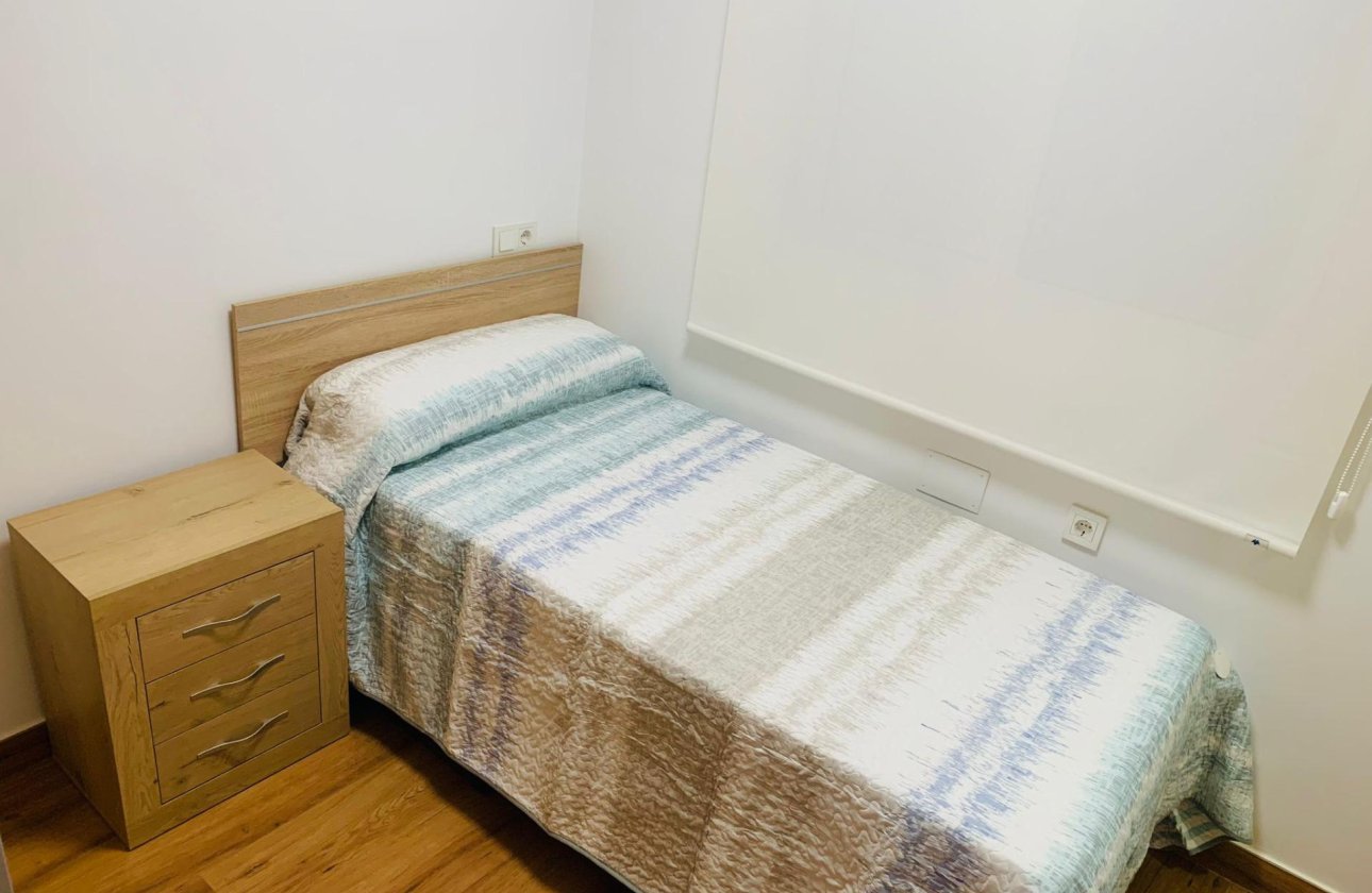 Herverkoop - Appartement -
Torrevieja - Playa del Cura