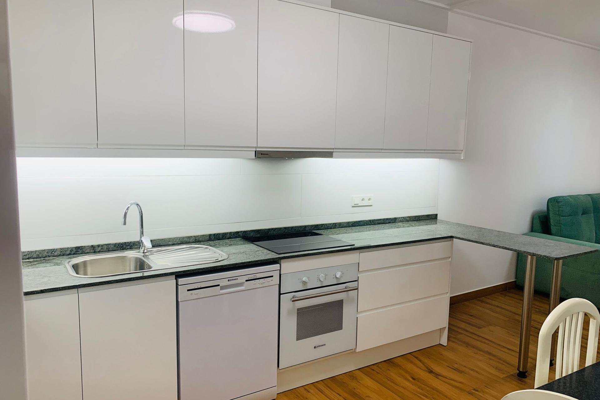 Herverkoop - Appartement -
Torrevieja - Playa del Cura