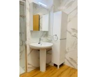 Herverkoop - Appartement -
Torrevieja - Playa del Cura