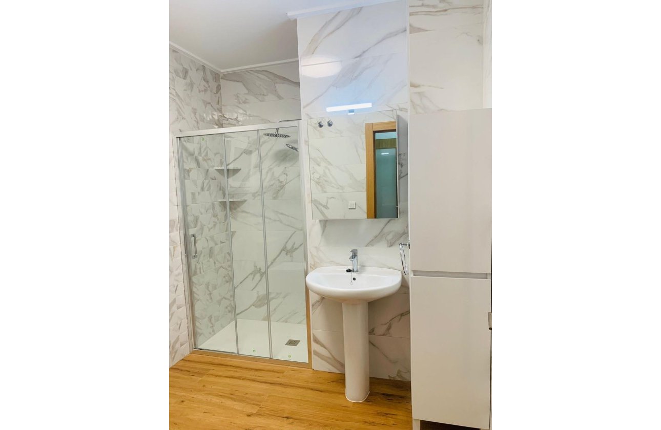 Herverkoop - Appartement -
Torrevieja - Playa del Cura