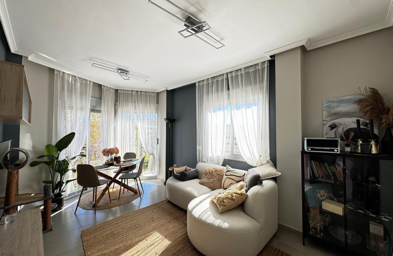 Herverkoop - Appartement -
Torrevieja - Playa del Cura