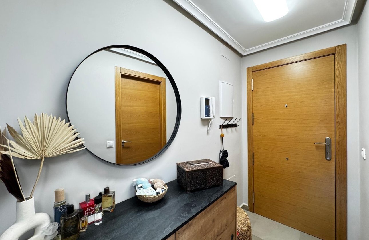 Herverkoop - Appartement -
Torrevieja - Playa del Cura