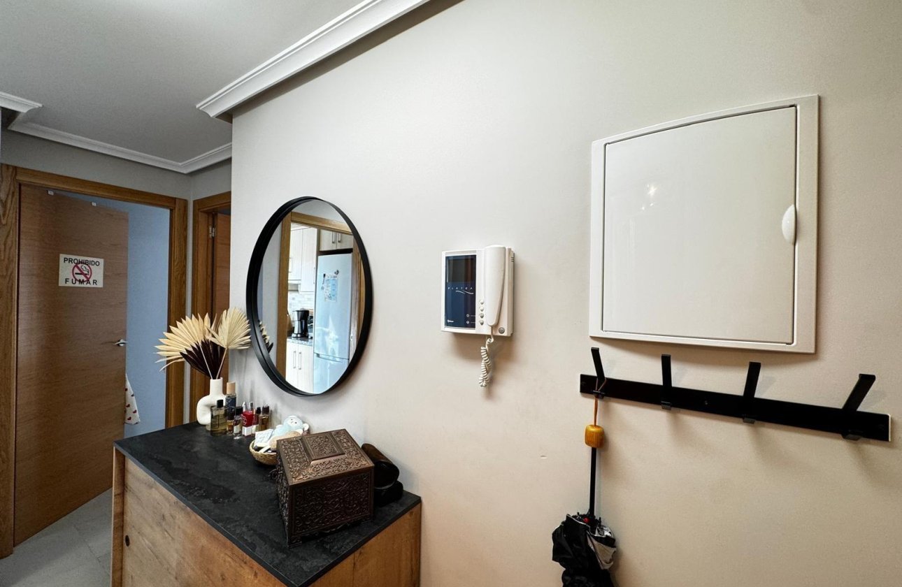 Herverkoop - Appartement -
Torrevieja - Playa del Cura