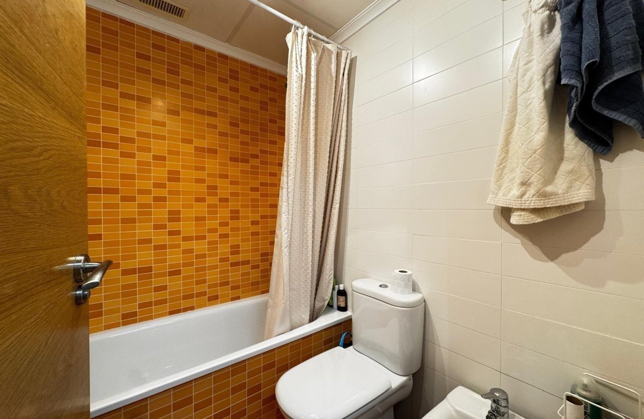 Herverkoop - Appartement -
Torrevieja - Playa del Cura