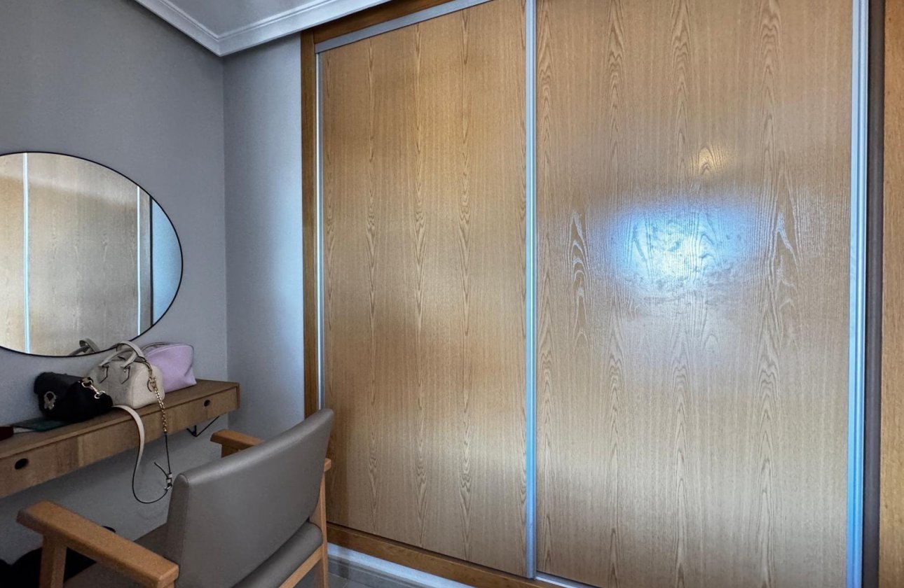 Herverkoop - Appartement -
Torrevieja - Playa del Cura