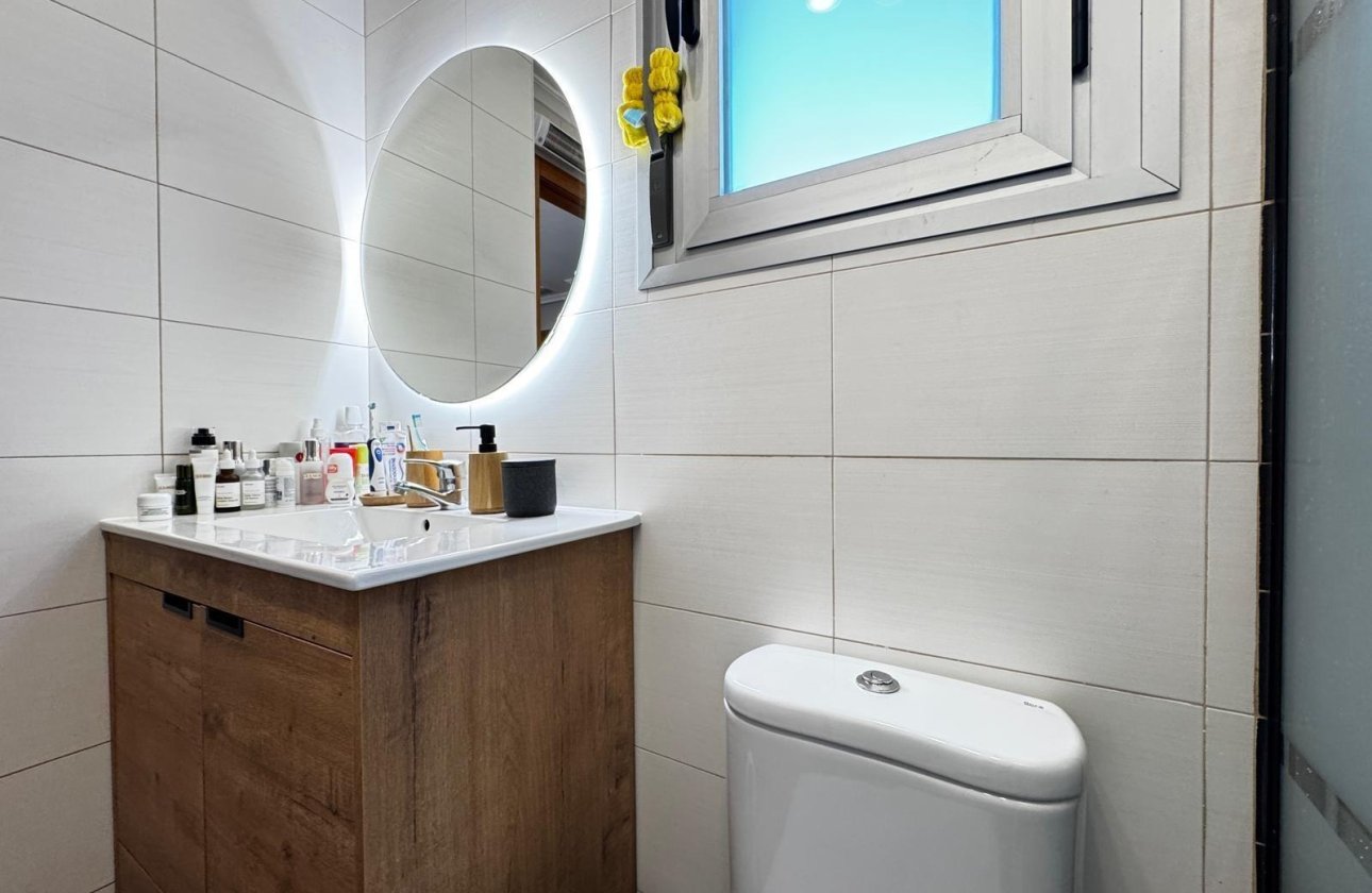 Herverkoop - Appartement -
Torrevieja - Playa del Cura