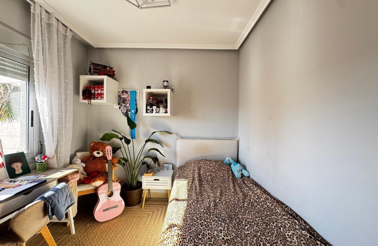 Herverkoop - Appartement -
Torrevieja - Playa del Cura