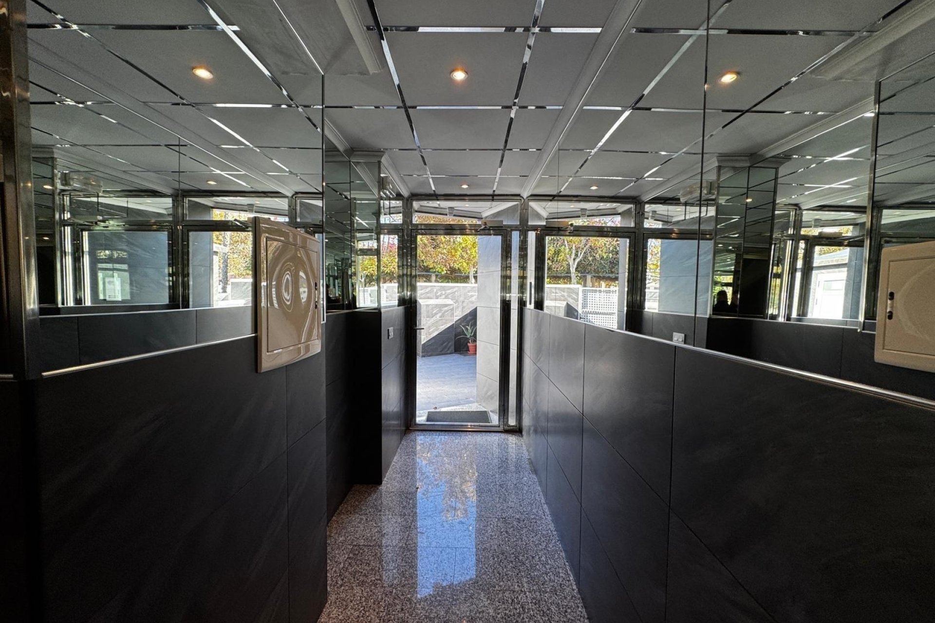 Herverkoop - Appartement -
Torrevieja - Playa del Cura