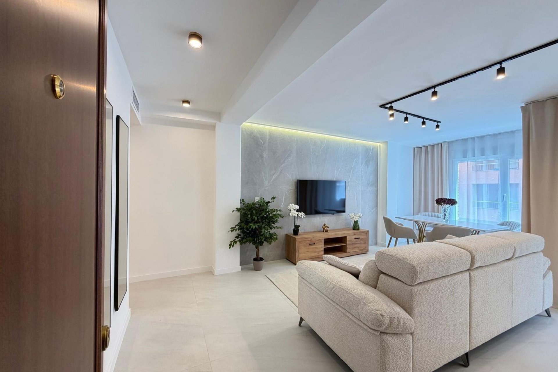 Herverkoop - Appartement -
Torrevieja - Playa del Cura