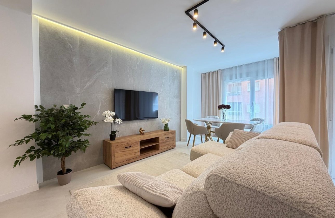 Herverkoop - Appartement -
Torrevieja - Playa del Cura