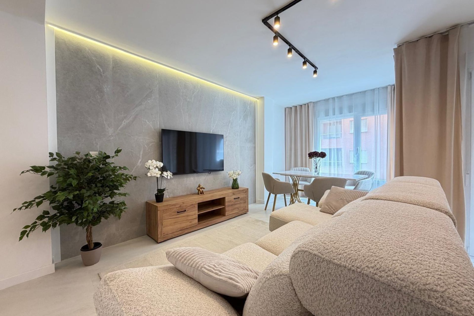 Herverkoop - Appartement -
Torrevieja - Playa del Cura